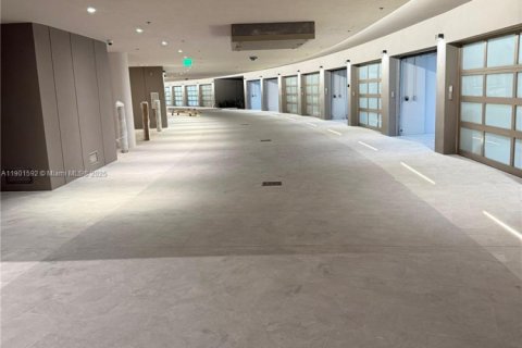 Condo in Miami, Florida, 3 bedrooms  № 1955279 - photo 15