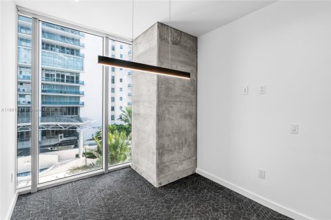 Propiedad comercial en venta en Miami, Florida № 1688875 - foto 29