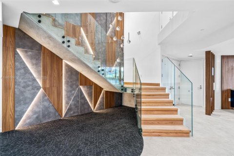 Propiedad comercial en venta en Miami, Florida № 1688875 - foto 5