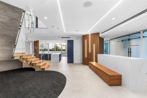 Propiedad comercial en venta en Miami, Florida № 1688875 - foto 20