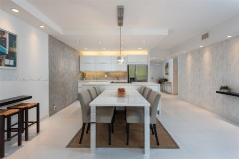 Condominio en alquiler en Key Biscayne, Florida, 3 dormitorios, 159.79 m2 № 1959016 - foto 3