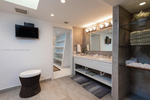 Condominio en alquiler en Key Biscayne, Florida, 3 dormitorios, 159.79 m2 № 1959016 - foto 12