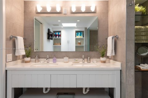 Condominio en alquiler en Key Biscayne, Florida, 3 dormitorios, 159.79 m2 № 1959016 - foto 11