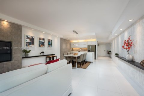 Condominio en alquiler en Key Biscayne, Florida, 3 dormitorios, 159.79 m2 № 1959016 - foto 1