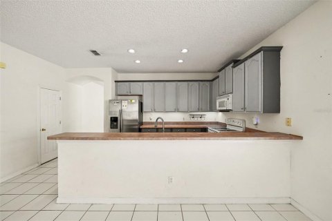 House in Orlando, Florida 3 bedrooms, 185.06 sq.m. № 2345646 - photo 15