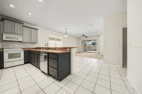 House in Orlando, Florida 3 bedrooms, 185.06 sq.m. № 2345646 - photo 11