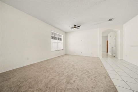House in Orlando, Florida 3 bedrooms, 185.06 sq.m. № 2345646 - photo 5
