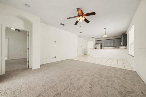 House in Orlando, Florida 3 bedrooms, 185.06 sq.m. № 2345646 - photo 8