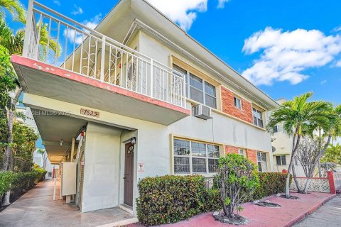 Condo in Miami Beach, Florida, 1 bedroom  № 1985933 - photo 13