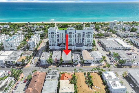 Condo in Miami Beach, Florida, 1 bedroom  № 1985933 - photo 1