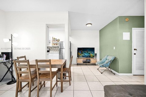 Condo in Miami Beach, Florida, 1 bedroom  № 1985933 - photo 2