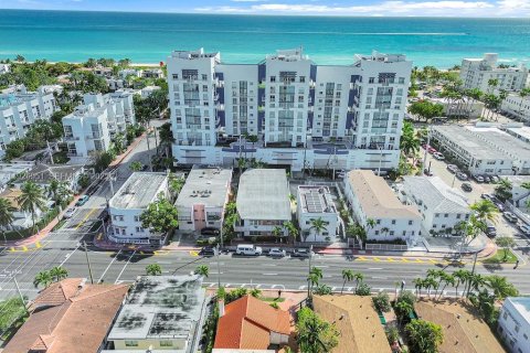 Condo in Miami Beach, Florida, 1 bedroom  № 1985933 - photo 15