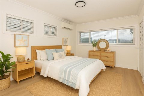 House in Madeira Beach, Florida 3 bedrooms, 154.59 sq.m. № 2239411 - photo 10