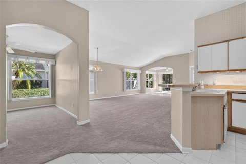 Villa ou maison à vendre à Mount Dora, Floride: 2 chambres, 140.93 m2 № 2418578 - photo 11