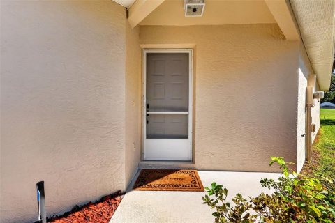 Villa ou maison à vendre à Mount Dora, Floride: 2 chambres, 140.93 m2 № 2418578 - photo 4