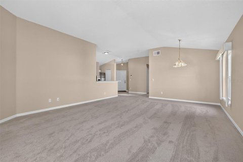 Villa ou maison à vendre à Mount Dora, Floride: 2 chambres, 140.93 m2 № 2418578 - photo 10