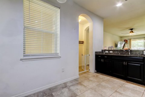 Adosado en venta en Brandon, Florida, 3 dormitorios, 142.7 m2 № 1529220 - foto 5