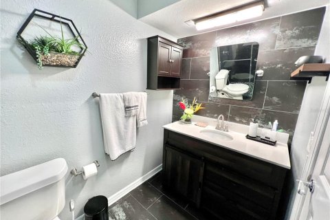 Condo in Port Charlotte, Florida, 2 bedrooms  № 502288 - photo 15