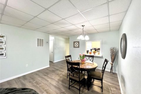 Condo in Port Charlotte, Florida, 2 bedrooms  № 502288 - photo 10