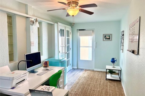 Condo in Port Charlotte, Florida, 2 bedrooms  № 502288 - photo 21