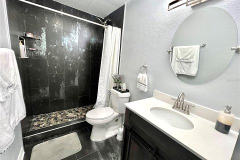 Condo in Port Charlotte, Florida, 2 bedrooms  № 502288 - photo 14
