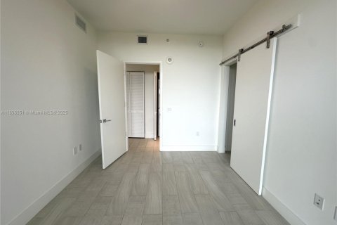 Снять в аренду кондоминиум в Санрайз, Флорида 3 спальни, 117.24м2, № 1948694 - фото 24