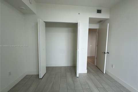 Снять в аренду кондоминиум в Санрайз, Флорида 3 спальни, 117.24м2, № 1948694 - фото 21