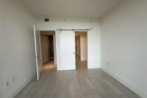 Снять в аренду кондоминиум в Санрайз, Флорида 3 спальни, 117.24м2, № 1948694 - фото 19