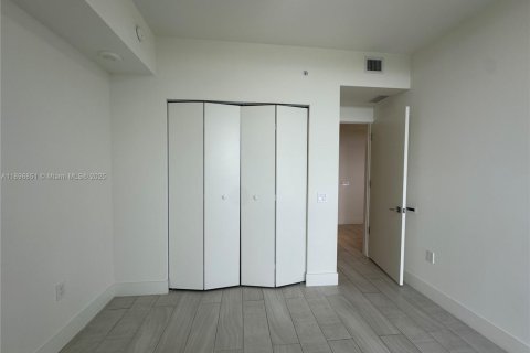 Снять в аренду кондоминиум в Санрайз, Флорида 3 спальни, 117.24м2, № 1948694 - фото 22