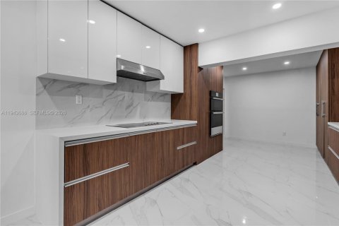 Villa ou maison à vendre à Pinecrest, Floride: 5 chambres, 310.85 m2 № 2059970 - photo 11