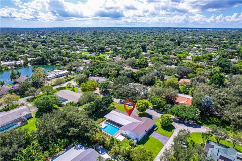 Villa ou maison à vendre à Pinecrest, Floride: 5 chambres, 310.85 m2 № 2059970 - photo 5