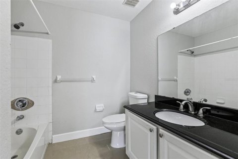 Condo in Orlando, Florida, 2 bedrooms  № 1840143 - photo 11