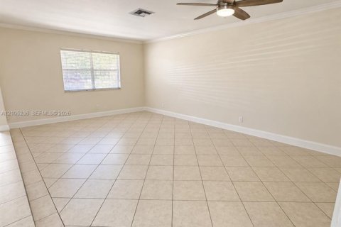 Villa ou maison à louer à Coral Springs, Floride: 2 chambres, 302.86 m2 № 2415968 - photo 7