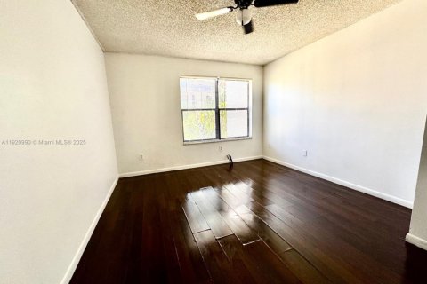 Copropriété à louer à Pompano Beach, Floride: 2 chambres, 106.65 m2 № 2018409 - photo 21