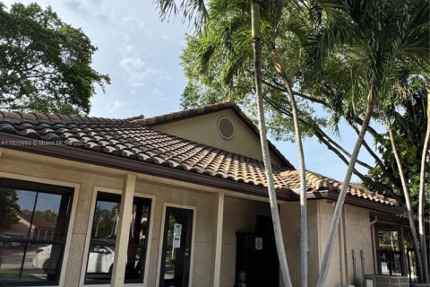 Copropriété à louer à Pompano Beach, Floride: 2 chambres, 106.65 m2 № 2018409 - photo 2