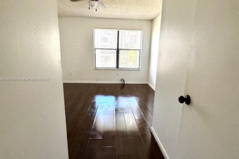 Copropriété à louer à Pompano Beach, Floride: 2 chambres, 106.65 m2 № 2018409 - photo 23