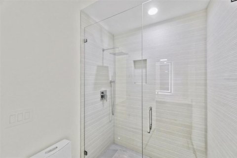 House in Saint Petersburg, Florida 4 bedrooms, 289.02 sq.m. № 2330682 - photo 22