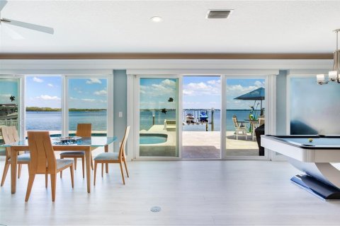 Villa ou maison à vendre à Madeira Beach, Floride: 4 chambres, 323.39 m2 № 2219040 - photo 17