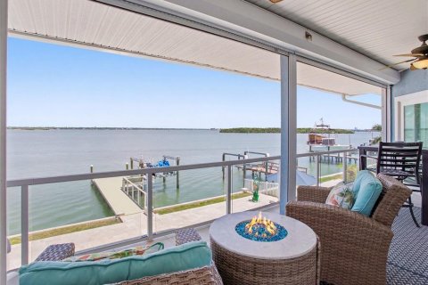 Villa ou maison à vendre à Madeira Beach, Floride: 4 chambres, 323.39 m2 № 2219040 - photo 3