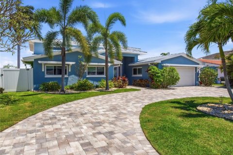 Villa ou maison à vendre à Madeira Beach, Floride: 4 chambres, 323.39 m2 № 2219040 - photo 8