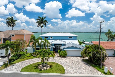 Villa ou maison à vendre à Madeira Beach, Floride: 4 chambres, 323.39 m2 № 2219040 - photo 6
