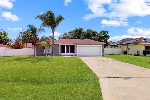 House in Poinciana, Florida 4 bedrooms, 123.56 sq.m. № 2279884