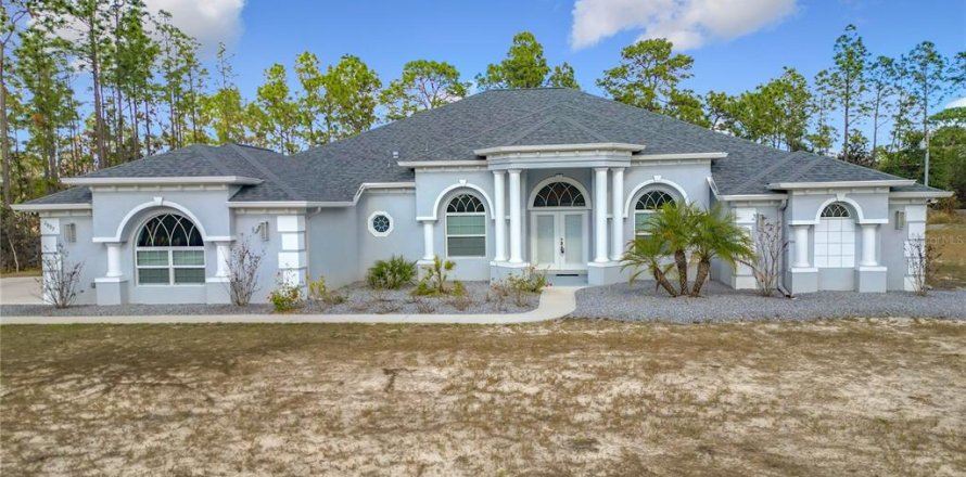 House in Beverly Hills, Florida 3 bedrooms, 319.68 sq.m. № 1845342