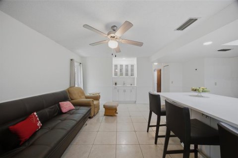 Villa ou maison à vendre à Tampa, Floride: 3 chambres, 157 m2 № 2220155 - photo 10