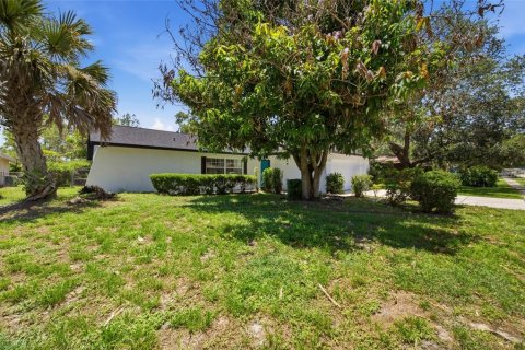 Villa ou maison à vendre à Tampa, Floride: 3 chambres, 157 m2 № 2220155 - photo 2