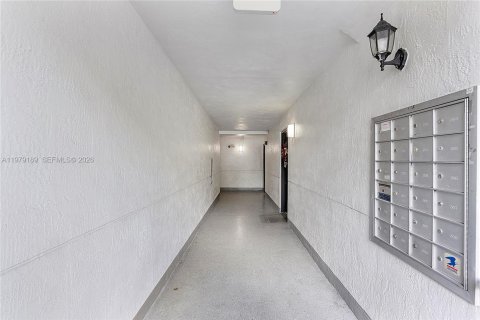 Снять в аренду кондоминиум в Дорал, Флорида 2 спальни, 92.34м2, № 2046100 - фото 5