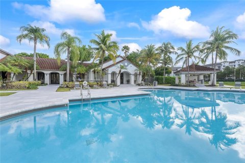 Снять в аренду кондоминиум в Дорал, Флорида 2 спальни, 92.34м2, № 2046100 - фото 26