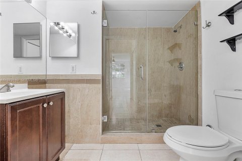 Снять в аренду кондоминиум в Дорал, Флорида 2 спальни, 92.34м2, № 2046100 - фото 18