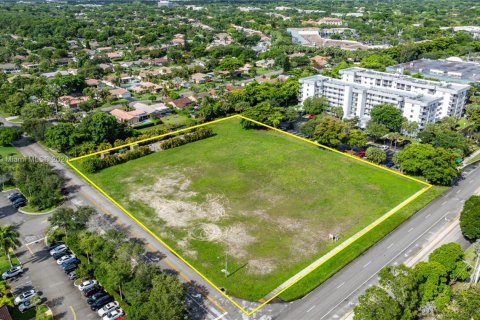 Propiedad comercial en venta en Coral Springs, Florida № 1993915 - foto 13