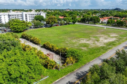 Propiedad comercial en venta en Coral Springs, Florida № 1993915 - foto 8